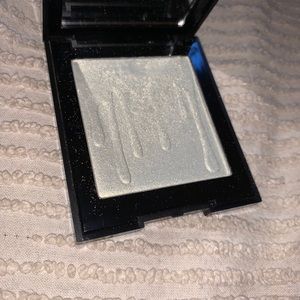 Kylie Cosmetics Go Ghost Highlighter